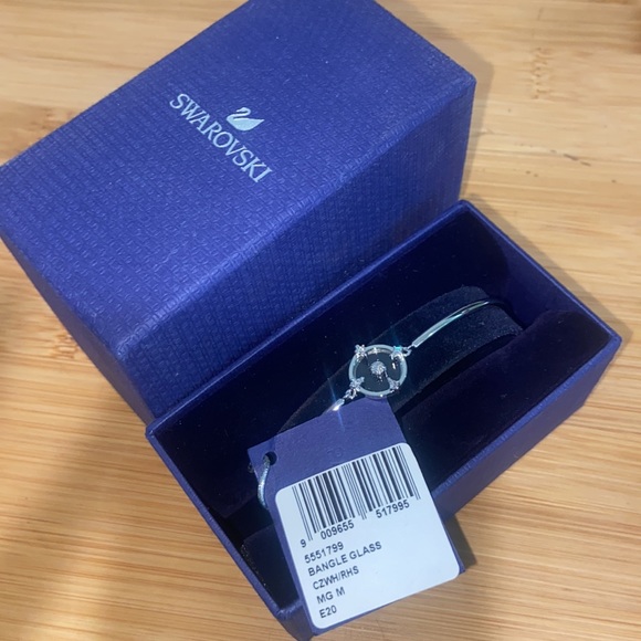 Swarovski Bangle Bracelet NWT - Picture 3 of 5